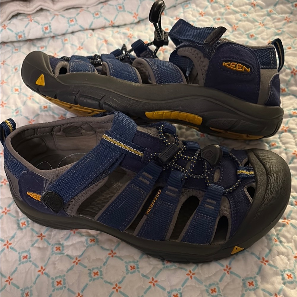 KEEN Kids Blue Outdoor Sandals as 3 great shape